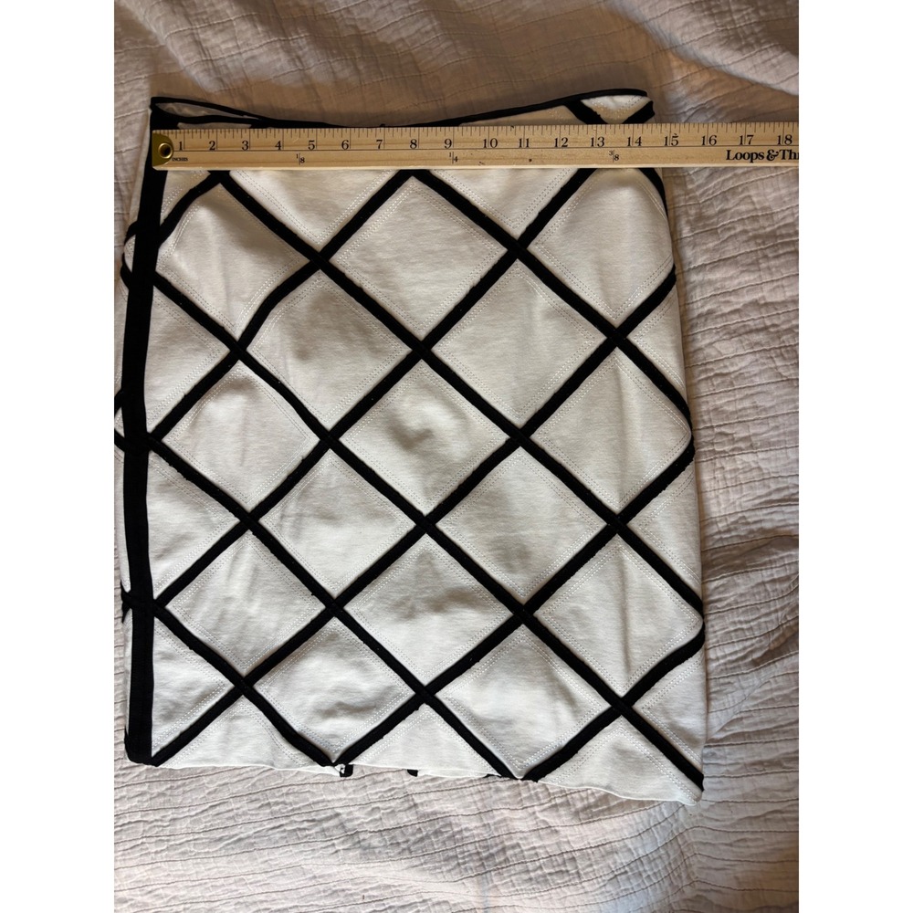 White House Black Market Diamond Lattice Mini Skirt Black White Size 4